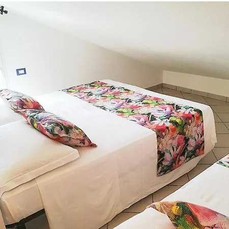 Апартаменты Villa Maria Apartments - Centro, Stadio Del Nuoto E Palacongressi - P R A T U R E C C I Group *