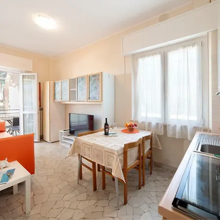 Villa Maria Apartments - Centro, Stadio Del Nuoto E Palacongressi - P R A T U R E C C I Group * Риччоне