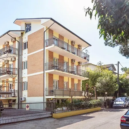 Апартаменты Villa Maria Apartments - Centro, Stadio Del Nuoto E Palacongressi - P R A T U R E C C I Group Риччоне
