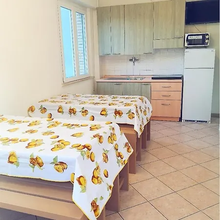 아파트 Villa Maria Apartments - Centro, Stadio Del Nuoto E Palacongressi - P R A T U R E C C I Group *